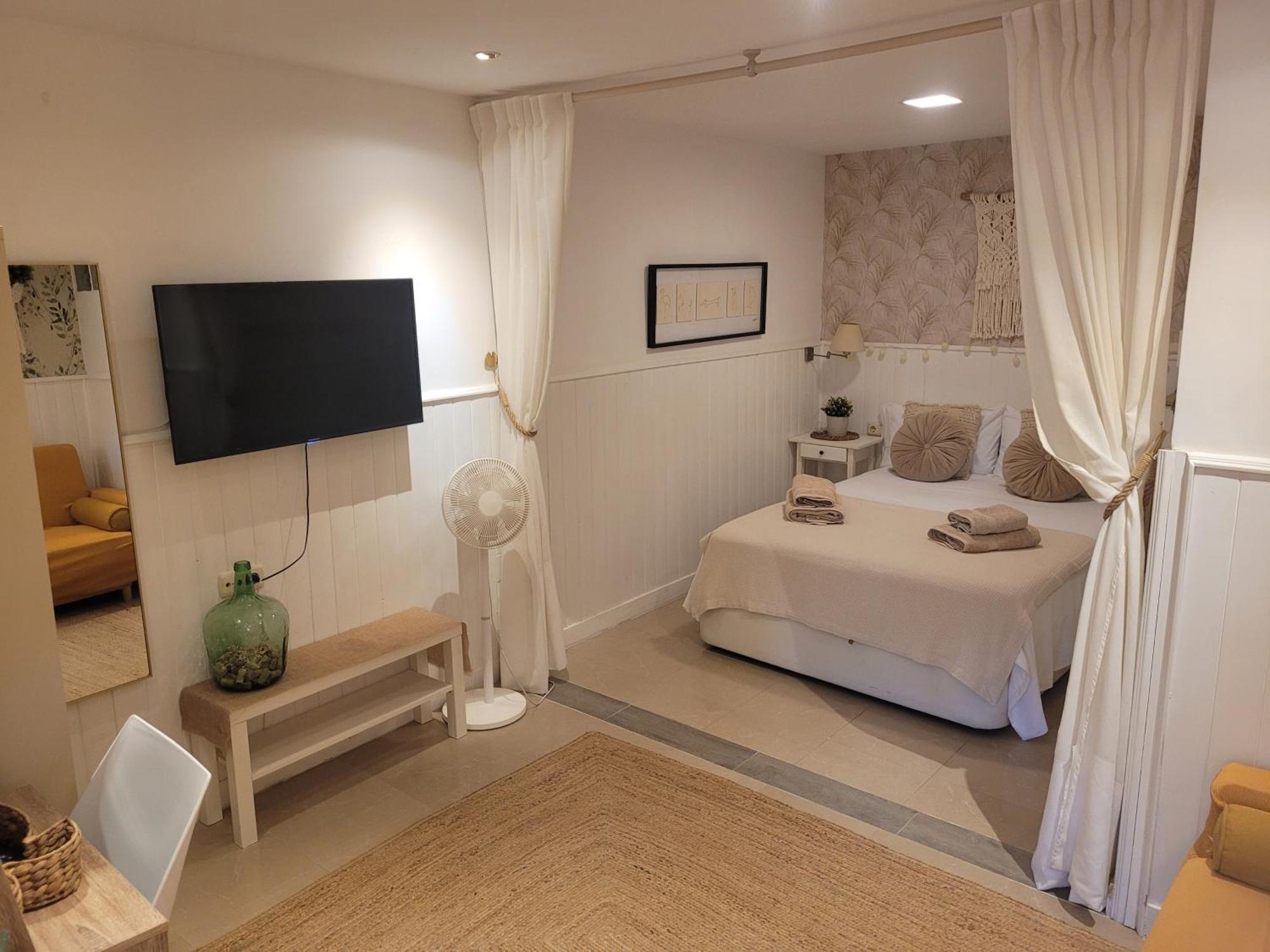 "Cozy Loft", Terrace, Parking And Swimming Pool Lägenhet Málaga Exteriör bild